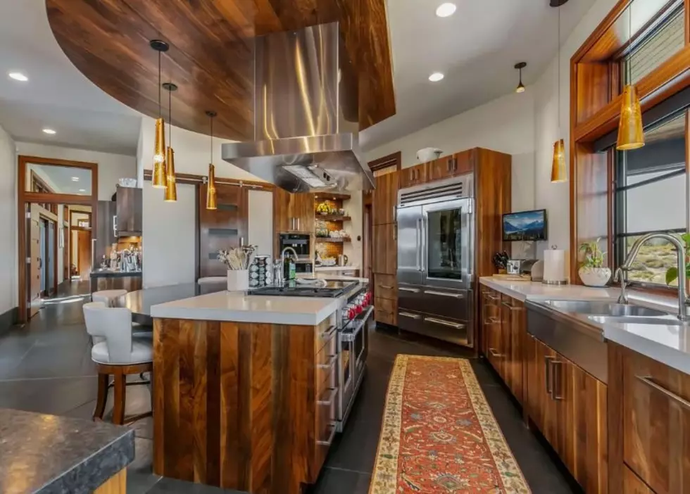 This Kitchen is to die for!